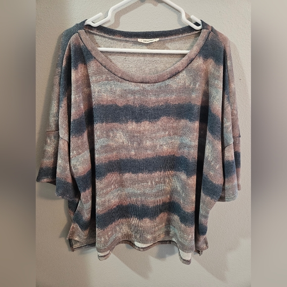 eesome Tops - Striped Lightweight Short Sleeve Top